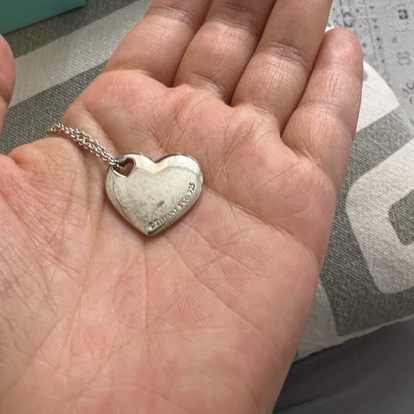 Tiffany & Co - silver heart necklace - Picture 2 of 3